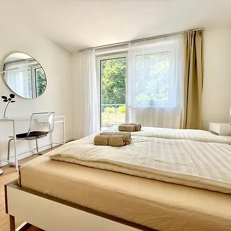 Apartment Gruene Oase Im Zentrum Mit Dachterrasse, Wlan, Lift