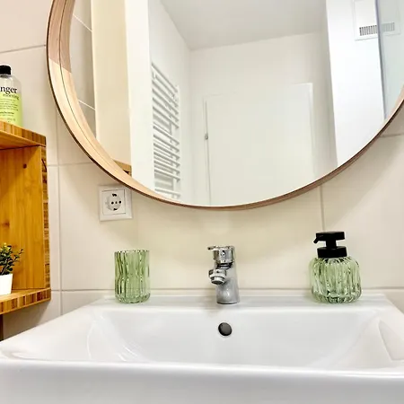 Apartment Gruene Oase Im Zentrum Mit Dachterrasse, Wlan, Lift Linz