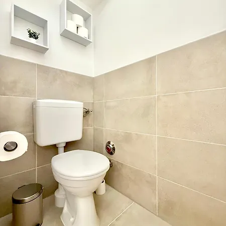 Gruene Oase Im Zentrum Mit Dachterrasse, Wlan, Lift Apartment