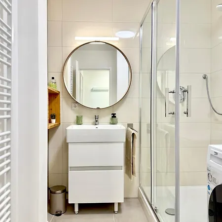 Gruene Oase Im Zentrum Mit Dachterrasse, Wlan, Lift Apartment